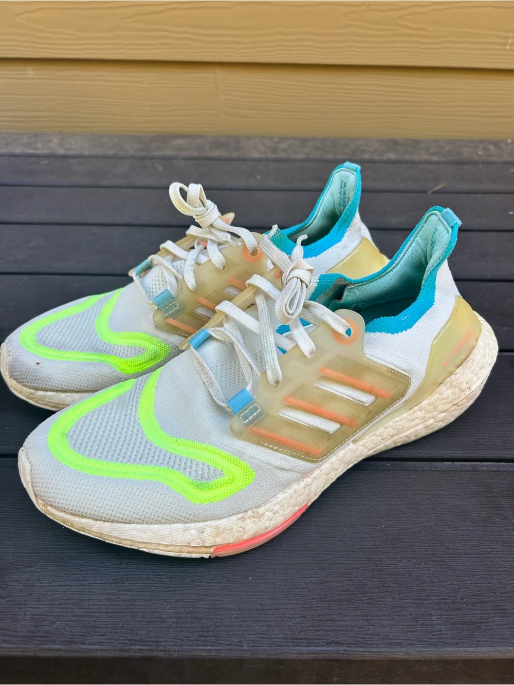 Adidas Ultra Boost 22 GX8015 Womens 10 Running Shoes White Tint Turbo Sneakers